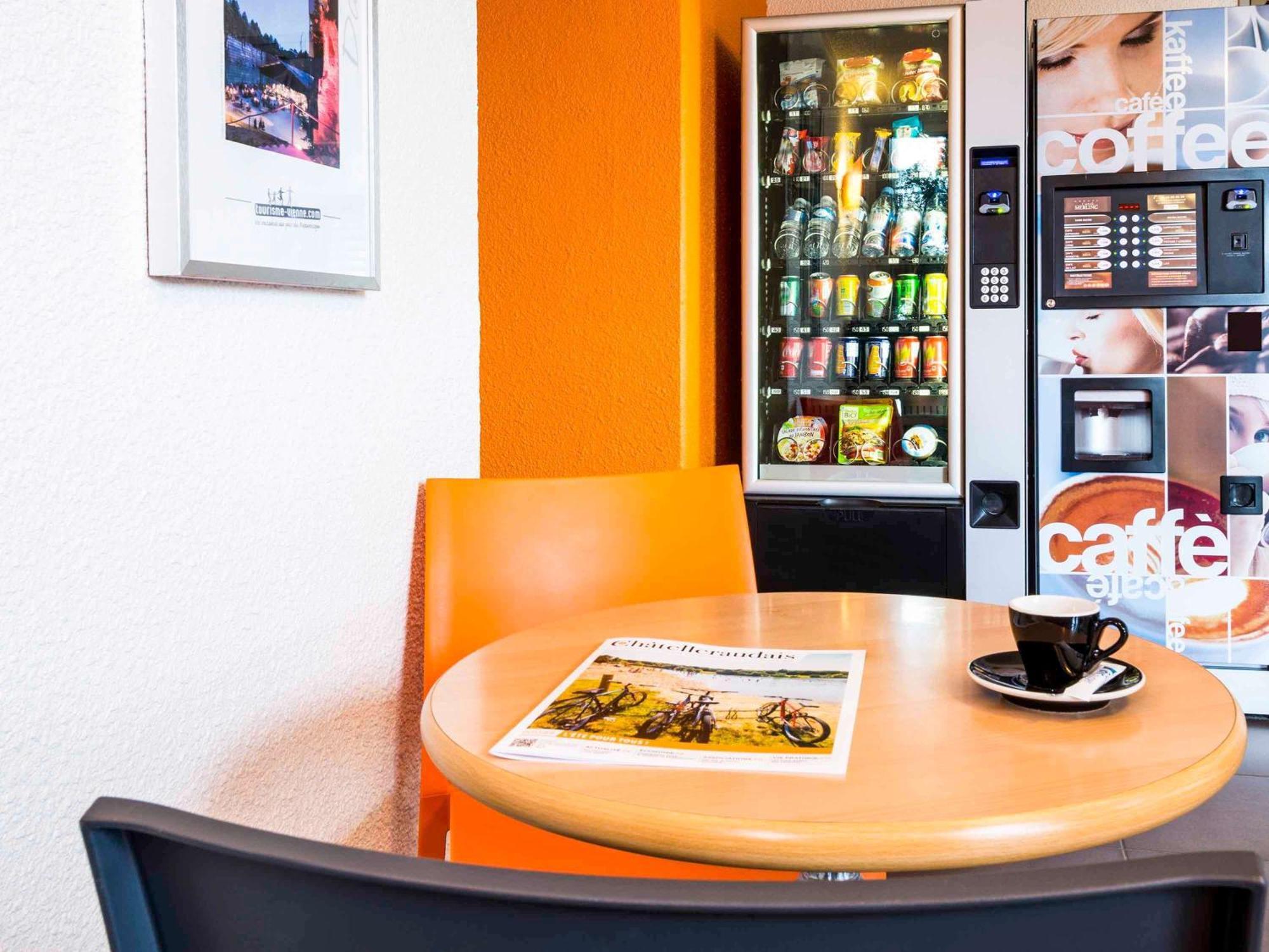 Ibis Budget Chatellerault Nord Exteriör bild